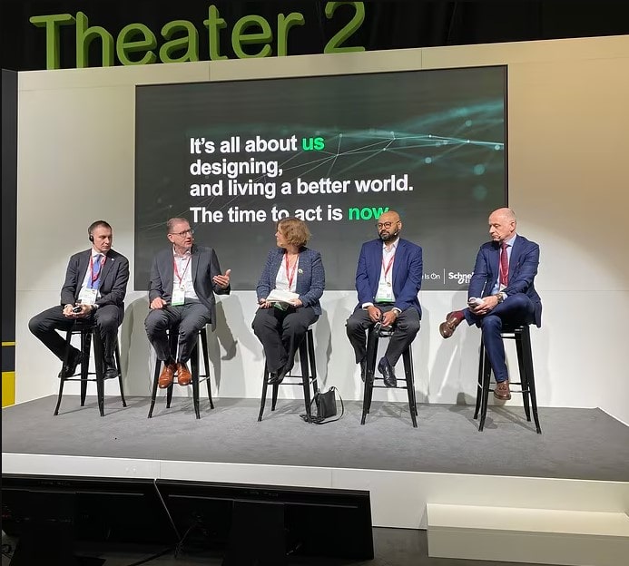 Саммит инноваций Schneider Electric 2024 в Париже